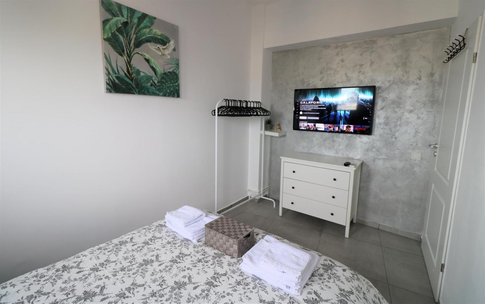 Serenity Heights Apartment: A Panoramic Haven Near Old Town - Free Minibar Bucureşti Eksteriør bilde